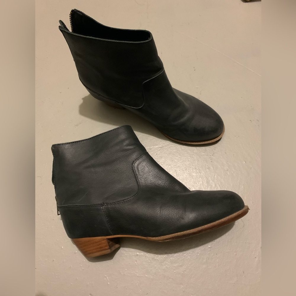 80%20 Black Ankle Booties